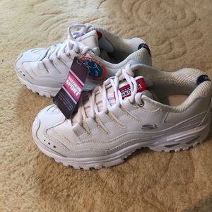 Skechers-NWT